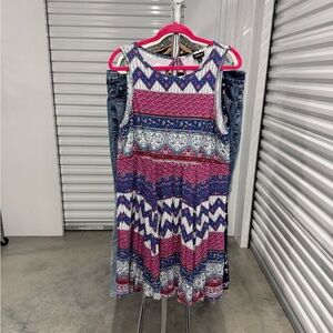 Torrid | Sleeveless Dress in purple and Pink Vibrant Print | size 2
